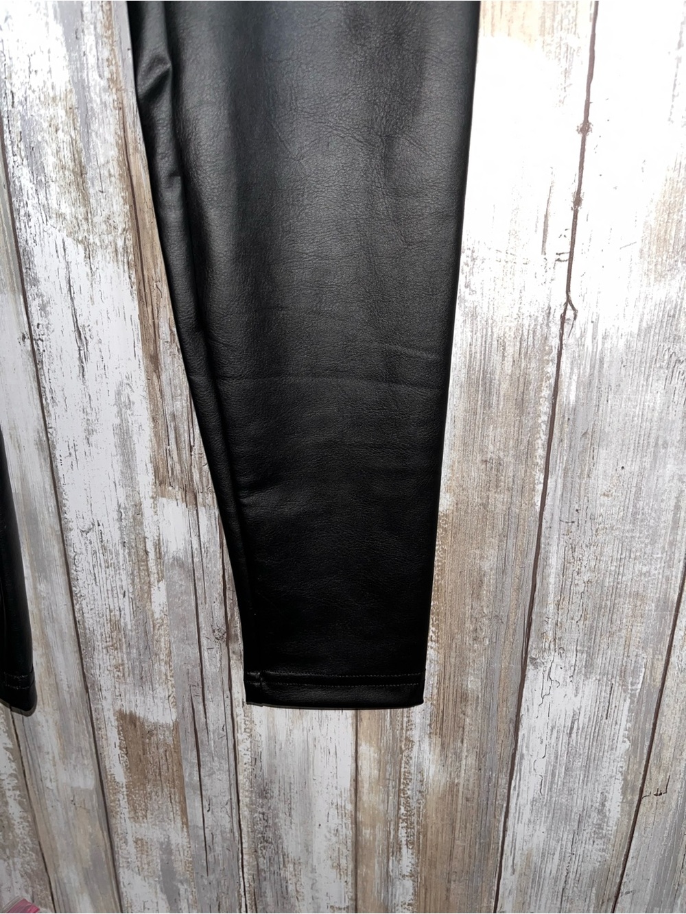 Aerie OFFLINE Real Luxe Faux Leather Leggings Black High Rise NWT Small - Picture 3 of 6